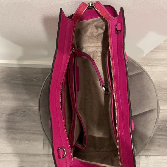 Michael Kors Selma grommet - Picture 5 of 9